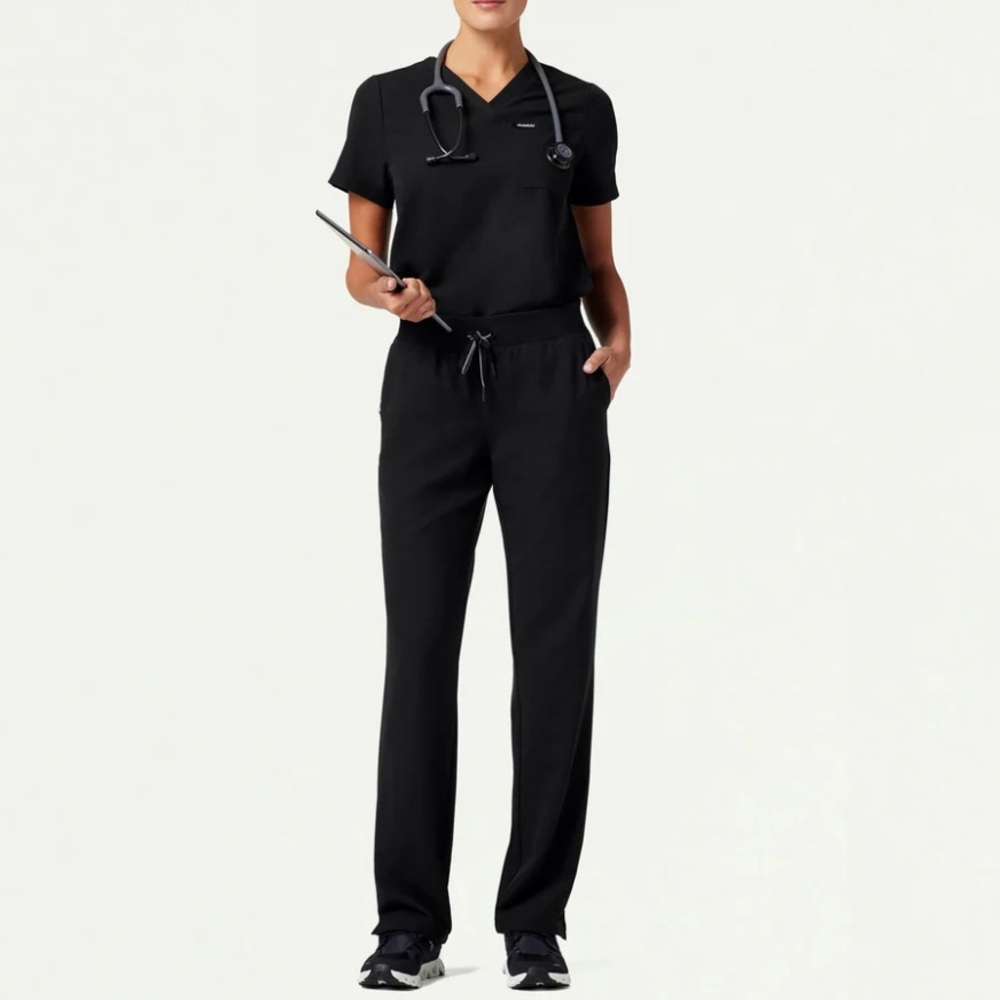 Rhena Essential 1-Pocket Scrub Top